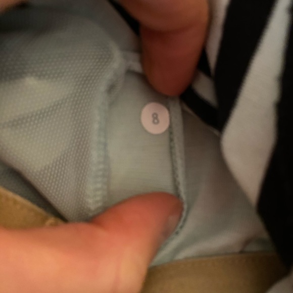 Lululemon mint green and black workout top - Picture 6 of 6